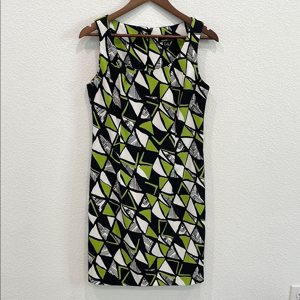 Ronni Nicole Black and Green Sheath Mini Dress Sleeveless Scoop Neck
